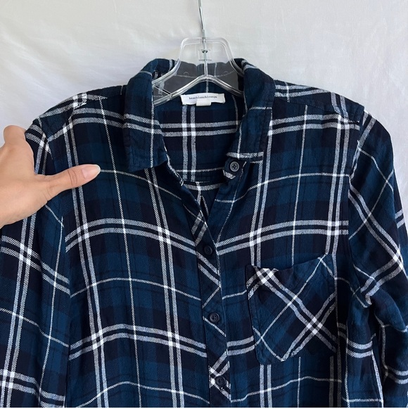 beach lunch lounge plaid long sleeve button front shirt, size M, 100% rayon - Picture 3 of 8